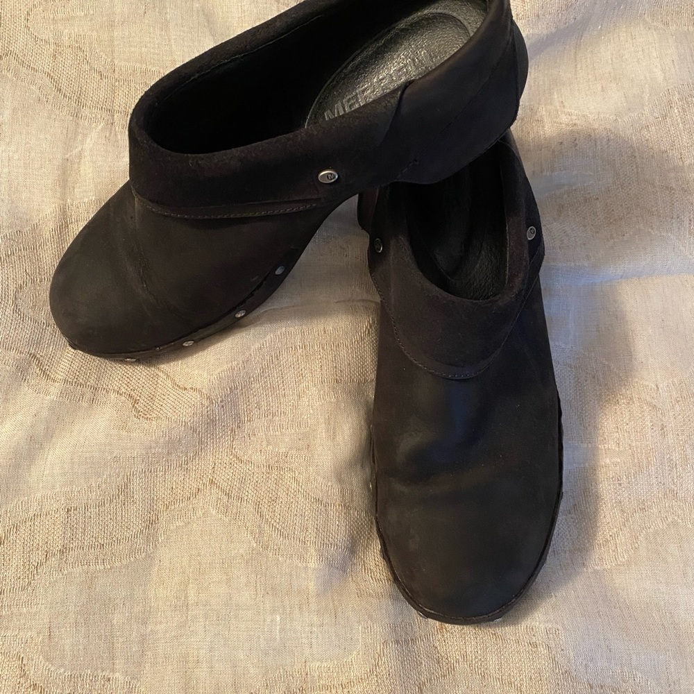 Merrill “Luxe Wrap” Leather Clog